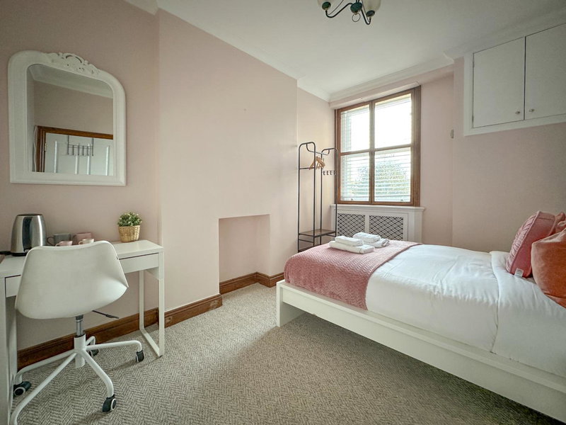 Fulham Rooms, Fulham, United Kingdom