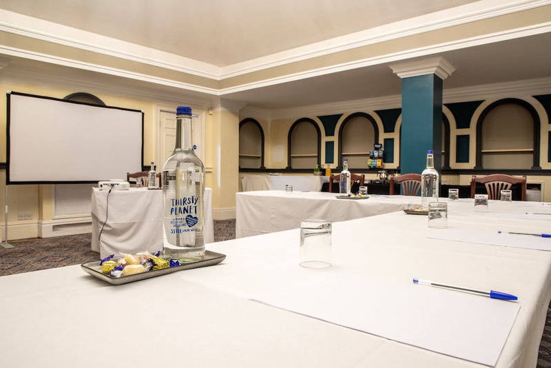 Almondsbury Inn & Lounge, Bristol, United Kingdom