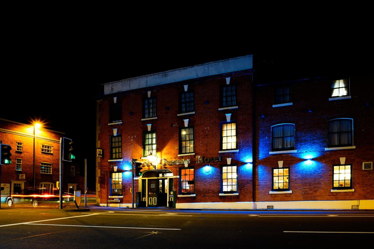 Отель · Three Queens Hotel, Burton Upon Trent