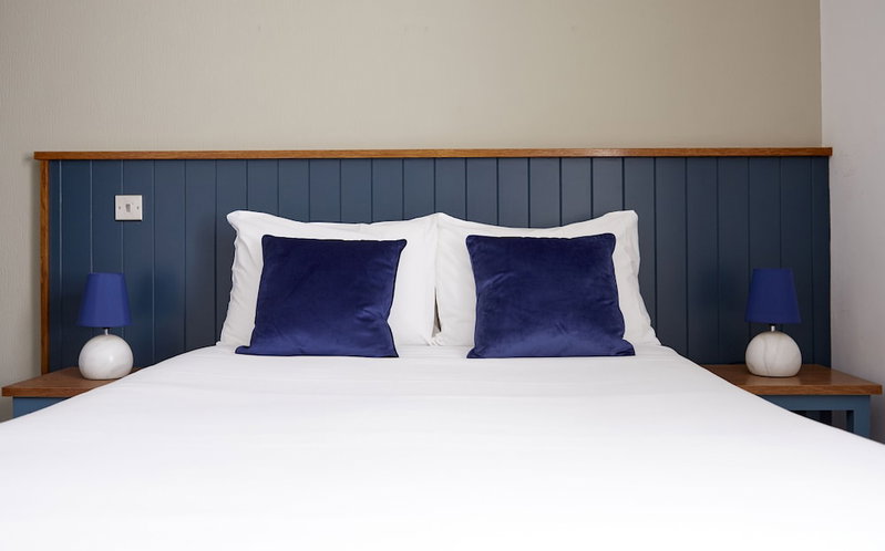 Old Manse Hotel Bourton by Greene King Inns, Cheltenham, Великобритания