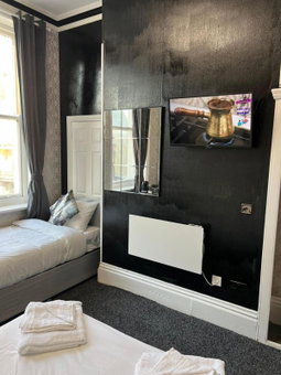 OYO Marine Parade Hotel, Eastbourne Pier, Eastbourne, United Kingdom