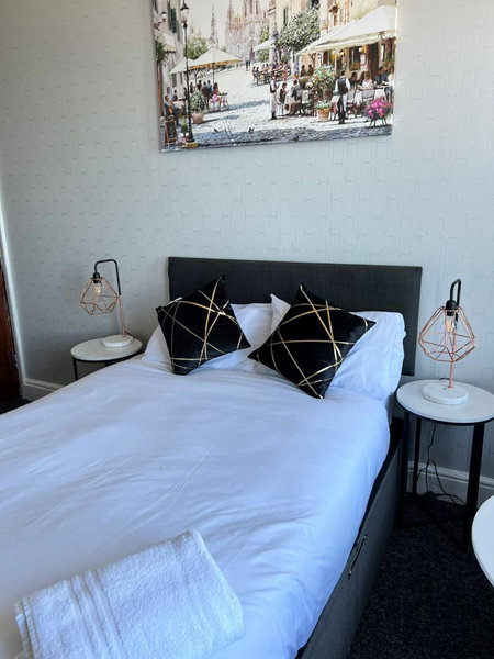 OYO Marine Parade Hotel, Eastbourne Pier, Eastbourne, United Kingdom