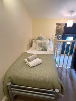 Dolgun Uchaf Historic Guesthouse and Cottages with Boutique Bedrooms In The Heart of Snowdonia, Dolgellau, United Kingdom