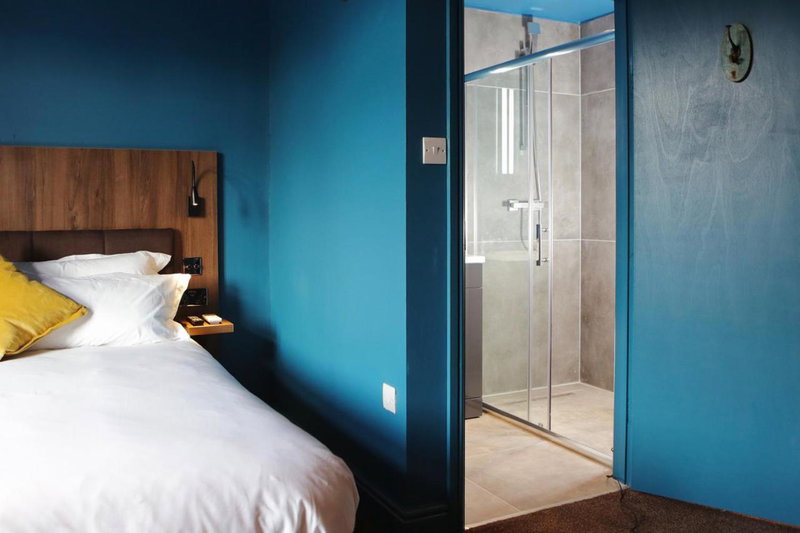 The Cherry Rooms, London, Великобритания