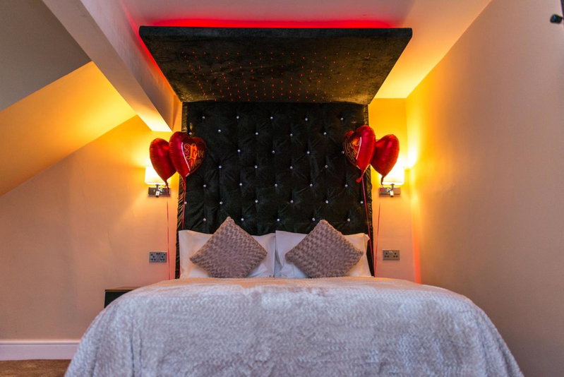Velmora Suites, Huddersfield, Великобритания