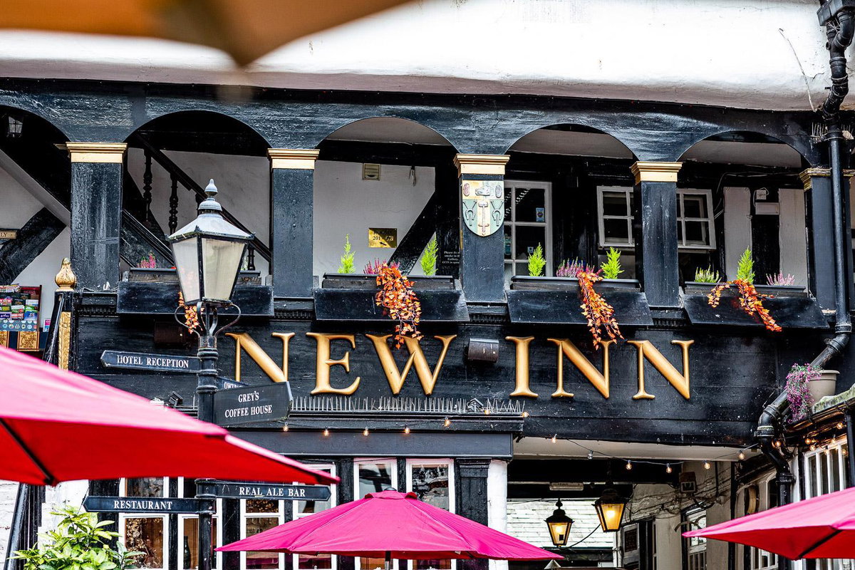 Hotel · The New Inn by Roomsbooked, Gloucester