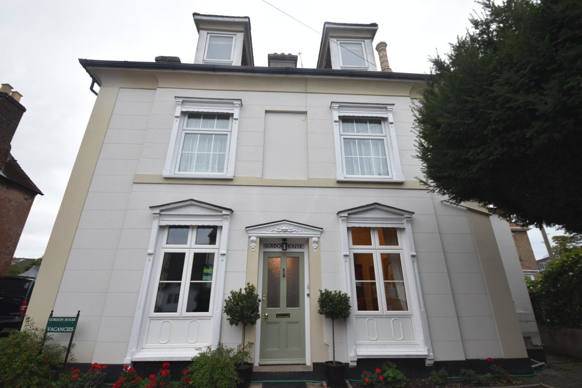 Hotel · Gordon House, Ferndown