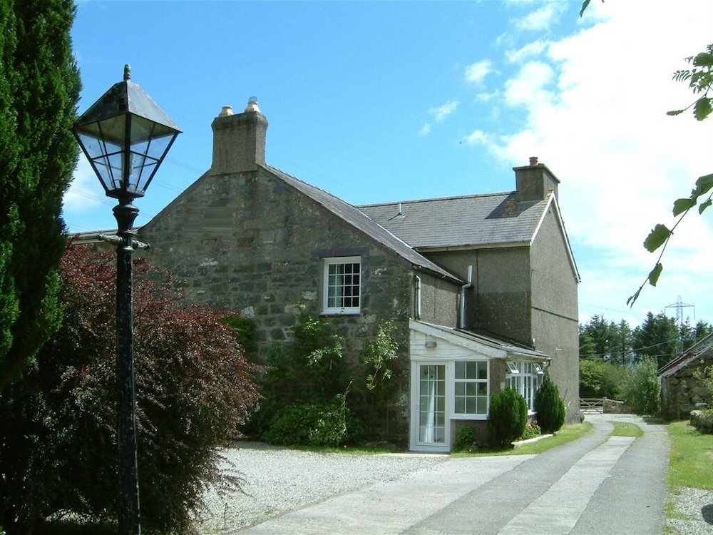 Hotel · Cefn Uchaf Guesthouse, Garndolbenmaen