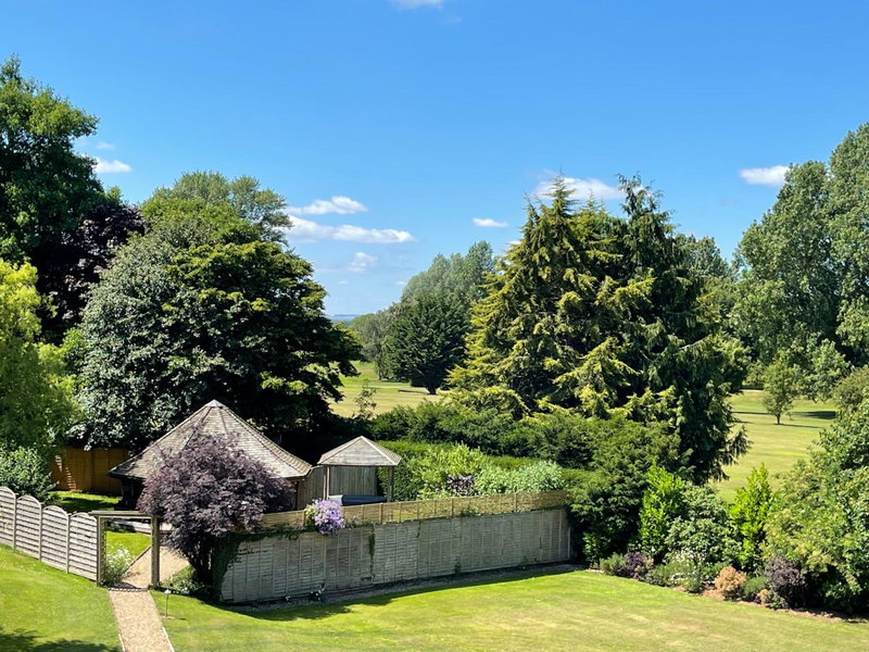 Burton Lodge Guest House & Spa, Brandesburton, United Kingdom