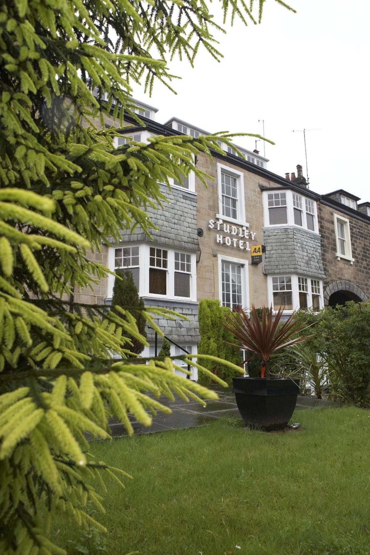 Hotel · The Studley Hotel, Harrogate