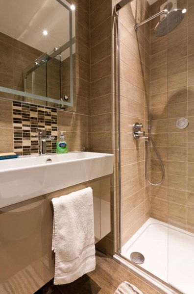 Leafy Suburban Bed and Breakfast, Northwood, United Kingdom