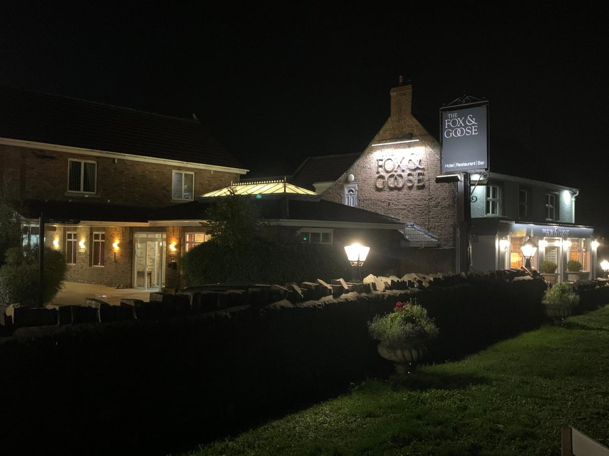 Hotel · Fox and Goose Inn, Brent Knoll