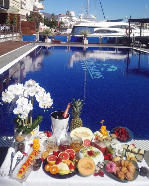 Hotel Port Salins by Pierre & Vacances, Empuriabrava, Spain