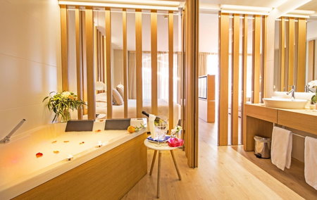 Hotel Port Salins by Pierre & Vacances, Empuriabrava, Spain