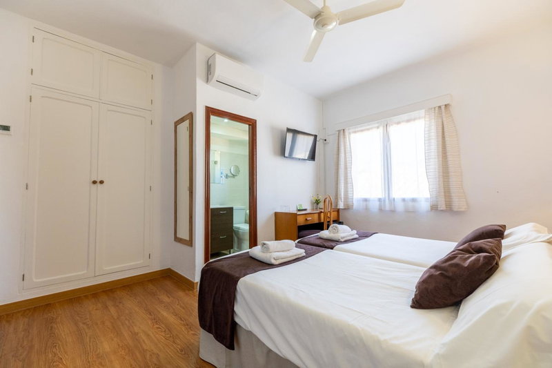 Hostal Doris - Adults Only, Colonia Sant Jordi, Испания