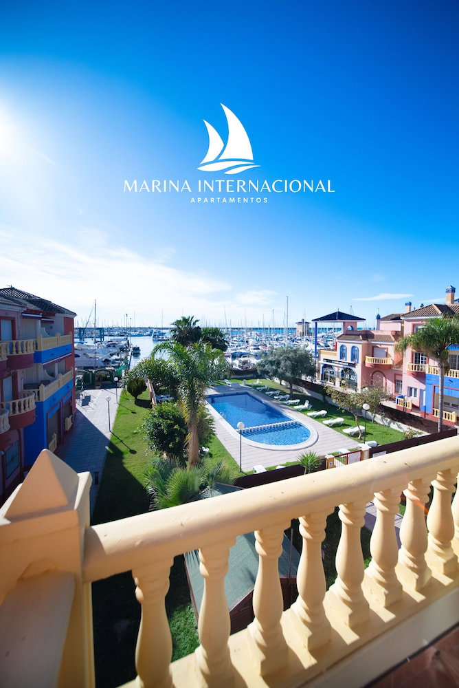 Отель · Apartamentos Marina Internacional, Torrevieja