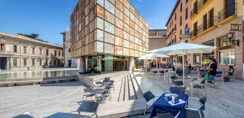 Hotel Tibur, Zaragoza, Spain