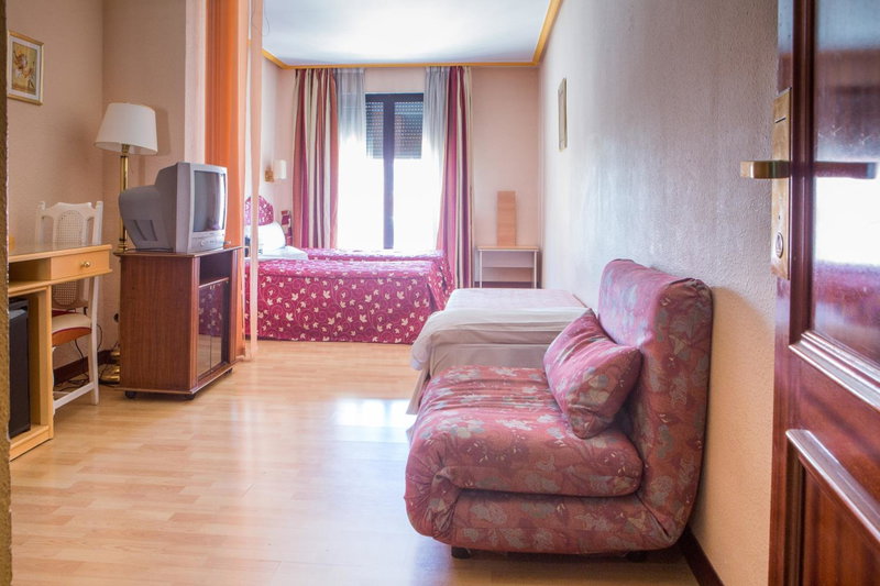 Hotel Tibur, Zaragoza, Spain