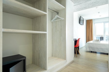 Hotel Vela, Roses, Испания