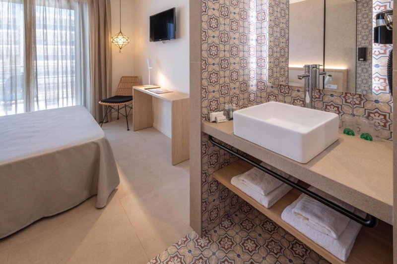 Hotel Alhambra, Santa Susanna, Испания