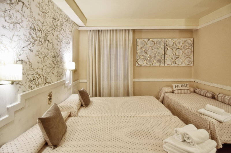 Hotel Maria Luisa, Burgos, Spain
