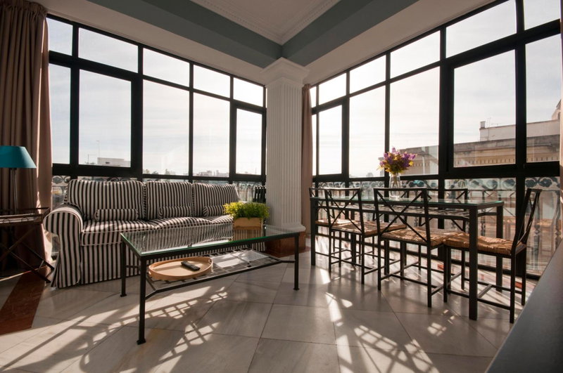 Apartamentos Avenida, Seville, Spain