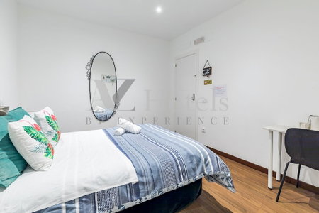 AYZ Juan de Mena - Auto check-in property, Madrid, España