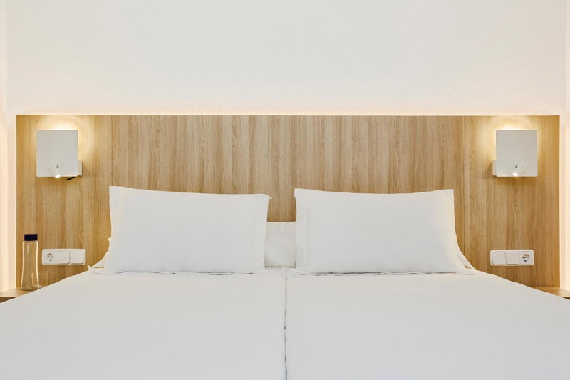 Universal Aparthotel Don Camilo, Sant Elm, España