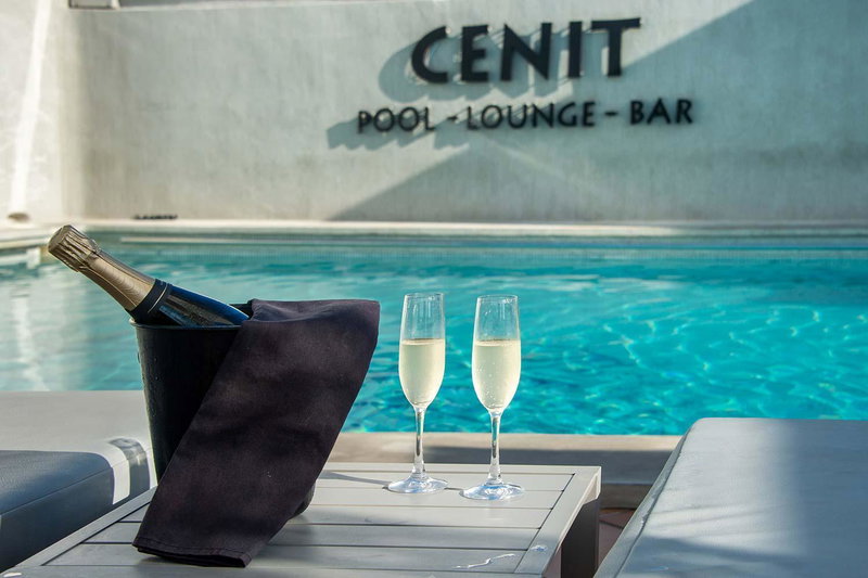 Hotel Cenit & Apts Sol y Viento, Ibiza Town, Испания