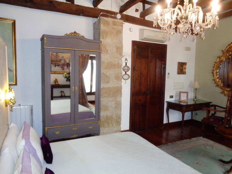 Hotel Boutique Nueve Leyendas, Úbeda, Spain