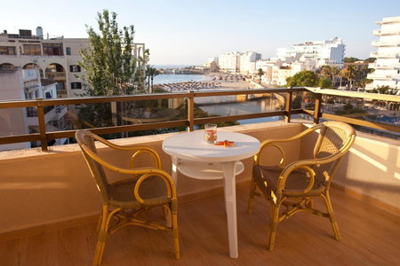 BJ Playamar Hotel & Apartamentos, S'Illot, España
