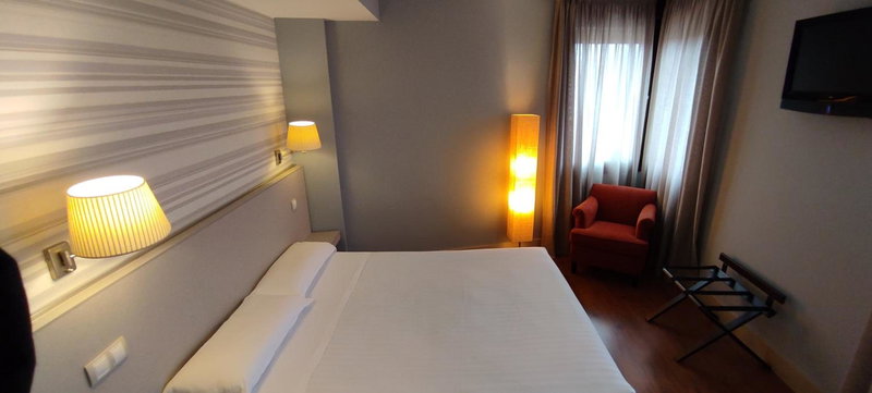 Hotel Puerta del Arco, Laguna de Duero, Spain