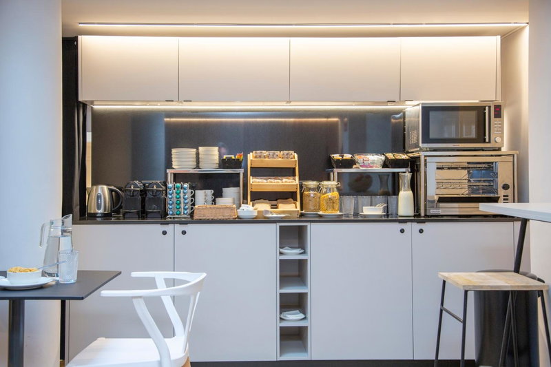 Aila II Hotel Boutique by SingularStays - Digital Access, Burjasot, Spain