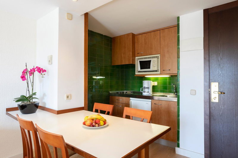 Hipotels Dunas Aparthotel, Cala Millor, Spain