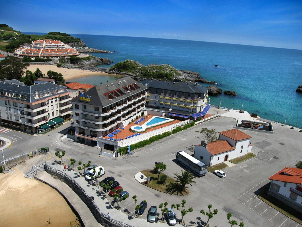Hotel · Hotel Astuy, Isla