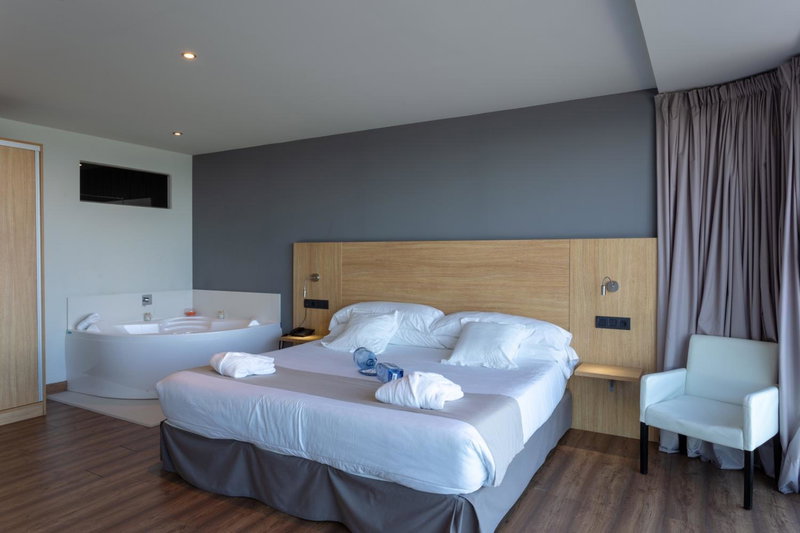 Hotel Astuy, Isla, Spain