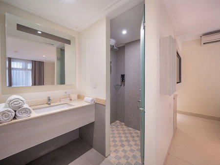 Alron Hotel Kuta Powered by Archipelago, Kuta, Indonesien