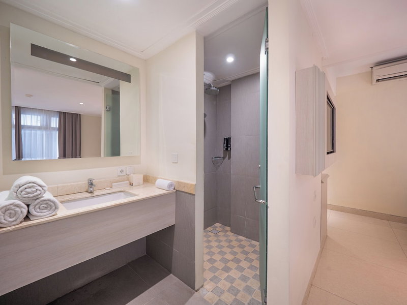 Alron Hotel Kuta Powered by Archipelago, Kuta, Indonesien