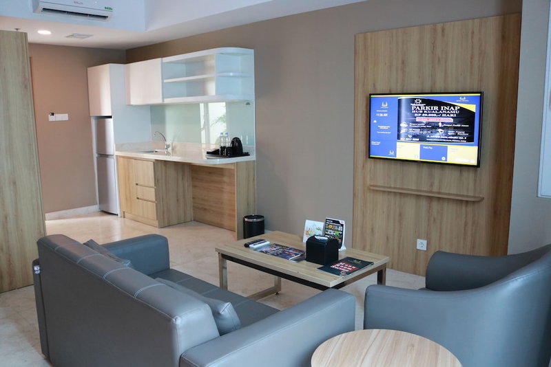 Wing Hotel Kualanamu Airport, Медан, Индонезия