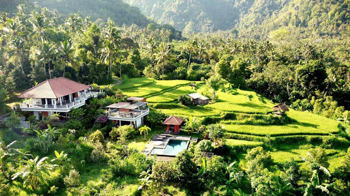 Villa Markisa Pakisan, Indonesia