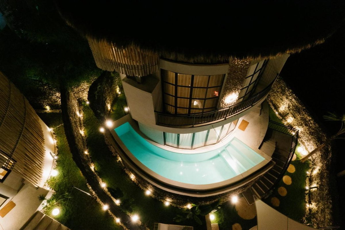 Hillstone Luxury Village, Индонезия