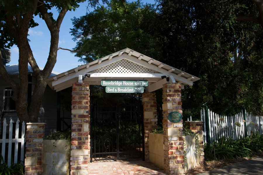 Rosebridge House Bed & Breakfast Adult Retreat, Gooseberry Hill, Australia