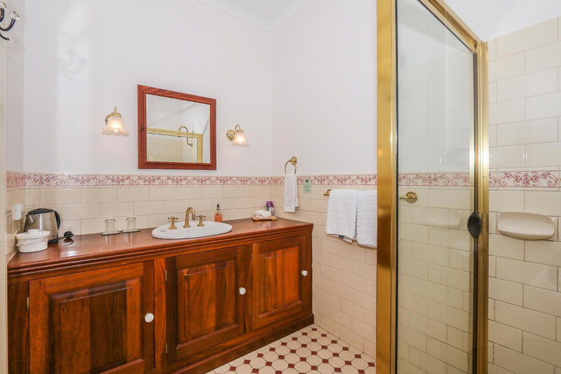 Rosebridge House Bed & Breakfast Adult Retreat, Gooseberry Hill, Australia