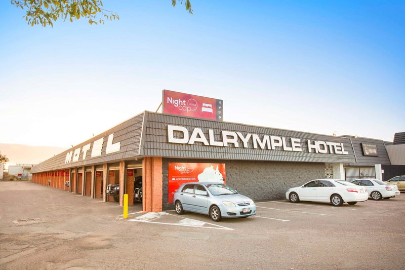 Nightcap at Dalrymple Hotel, Townsville, Australia