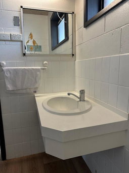 The Reserve Hotel, Sale, Australia
