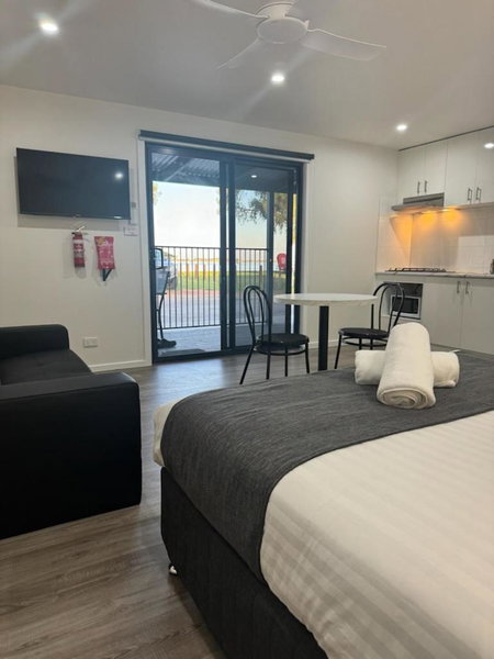 Lake Boga Caravan Park, Lake Boga, Australia