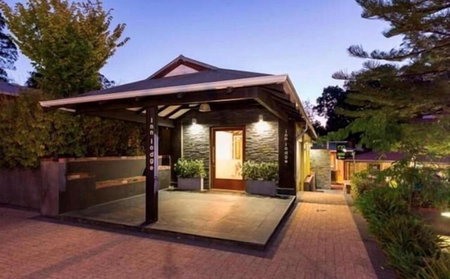 Mahogany Inn and Distillery, Mahogany Creek, Australia