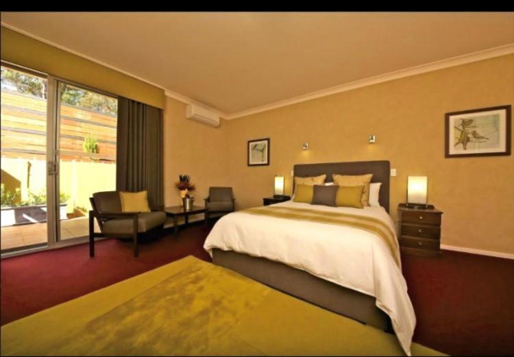 Mahogany Inn and Distillery, Mahogany Creek, Australia