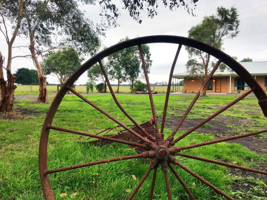 Ruby Rose, Simpson, Australia