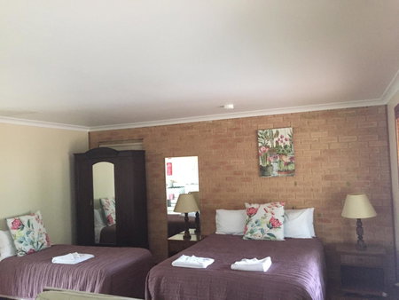 Travellers Rest Motel, Mundaring, Australia